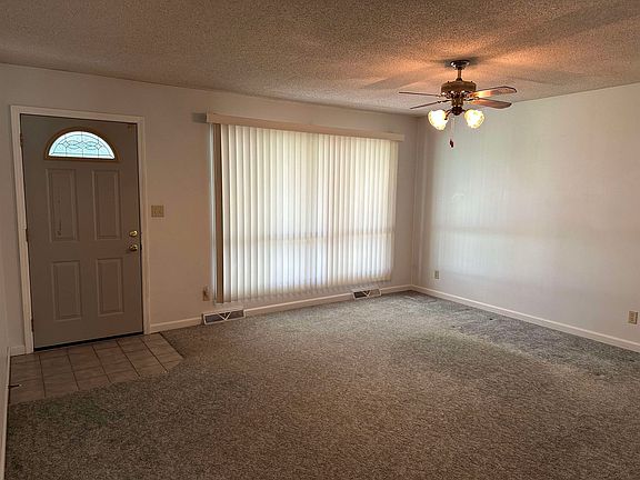 3rd image of 2110 Canterbury Dr
