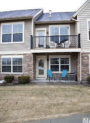 3rd image of 11132 Clubwest Cir #B