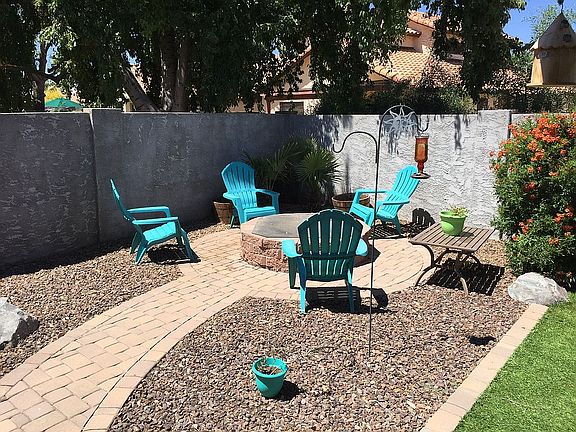 3rd image of 4522 E Grove Ave