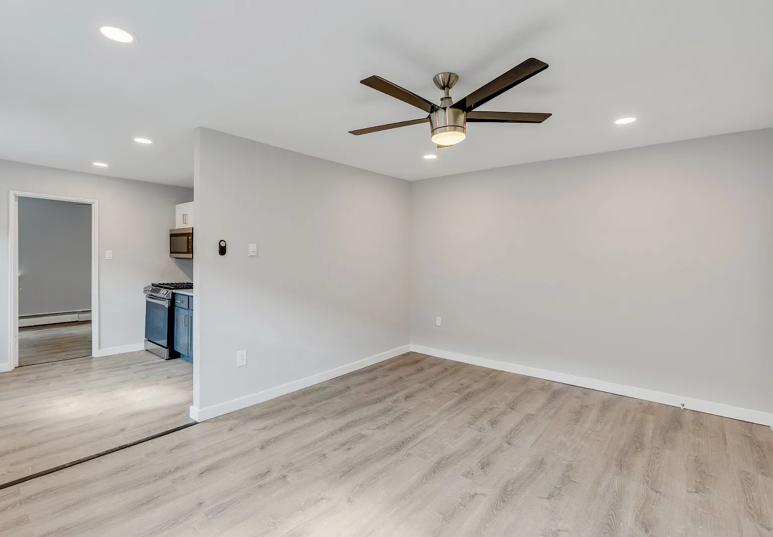 1 bed, 800 sqft, $1,295 — Photo 2