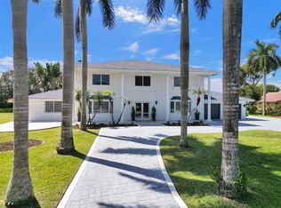 11824 Green Oak Dr, Fort Lauderdale, FL 33330