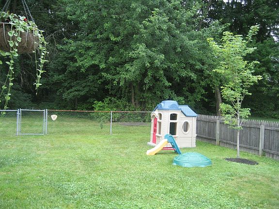 Rear yard backs to woods