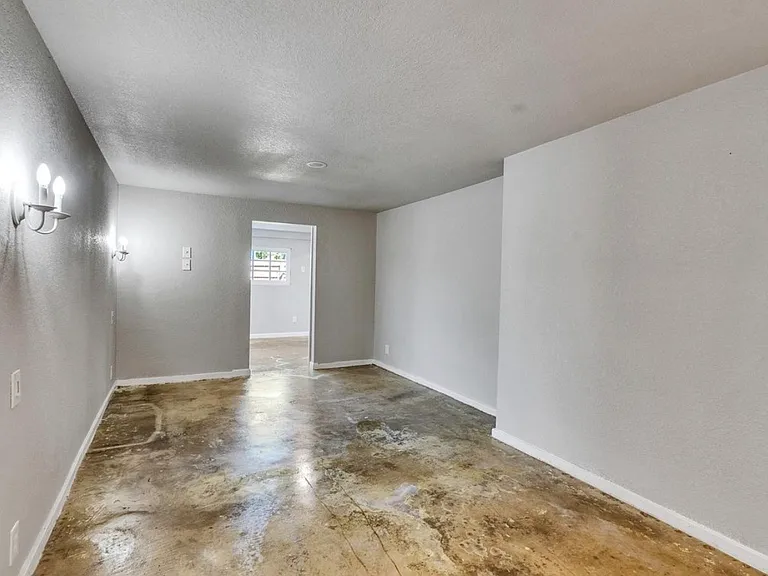 231 Dehart St #1 — Photo 17
