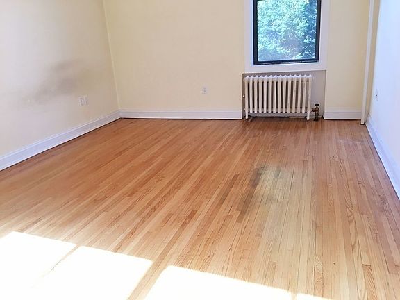 5th image of 30-24 38th St #2R