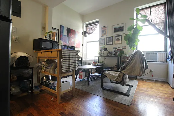 Rented by Luxor Homes & Investment Realty | media 2