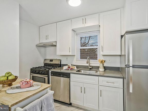 4th image of 6909 Radcliffe Dr