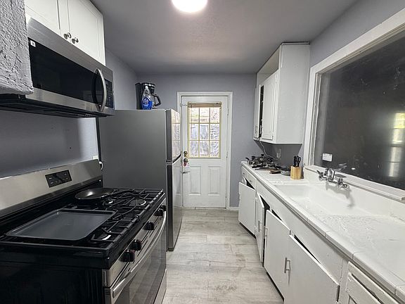 2nd image of 714 SW Dallas St