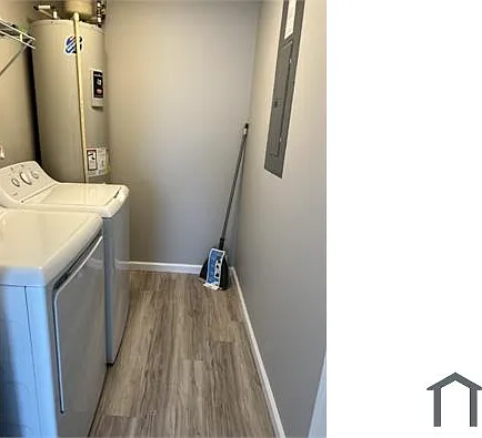 341 Adam St #D — Photo 10