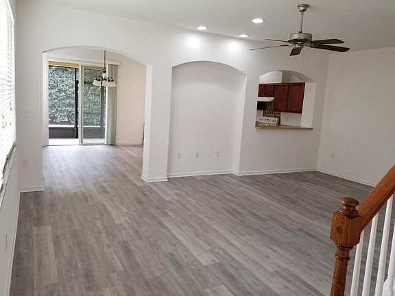 5th image of 2982 Langdon Ln N