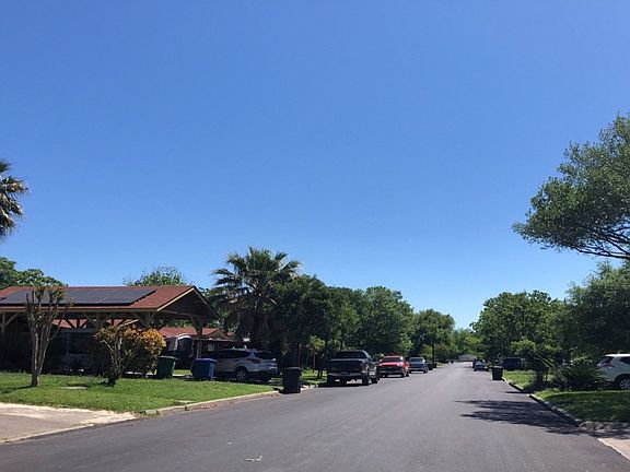 5th image of 130 Basswood Dr