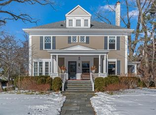 832 Forest Ave, Wilmette, IL