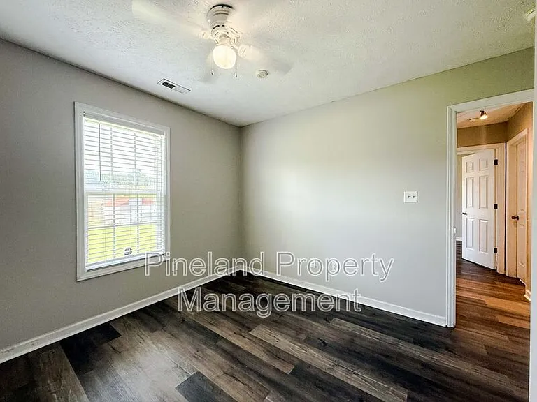 225 Shakerstone Dr — Photo 10