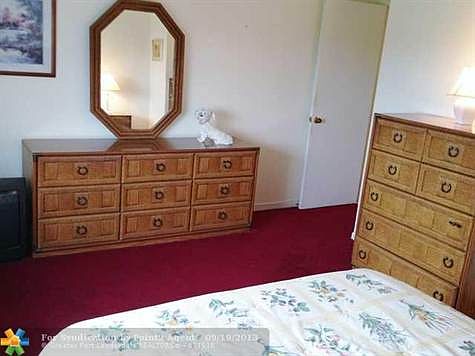 4th image of 4330 Hillcrest Dr APT 1004