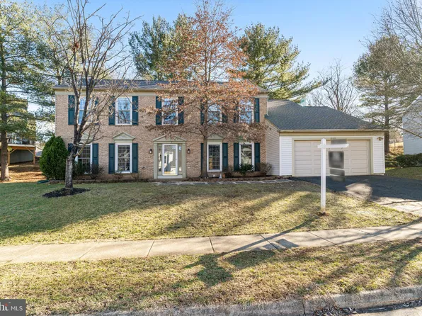 12305 Cliveden St, Herndon, VA 20170