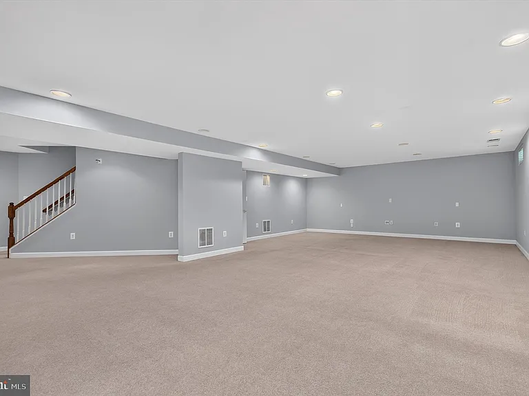 25670 S Village Dr — Photo 40