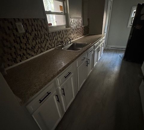 4th image of 5 E 24th St