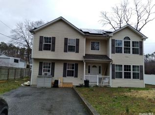 49 Pine Edge Ave, Central Islip, NY 11722