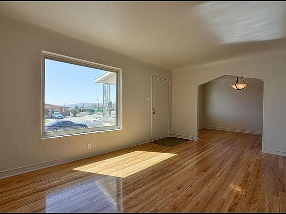 4th image of 3101 Van Buren Ave
