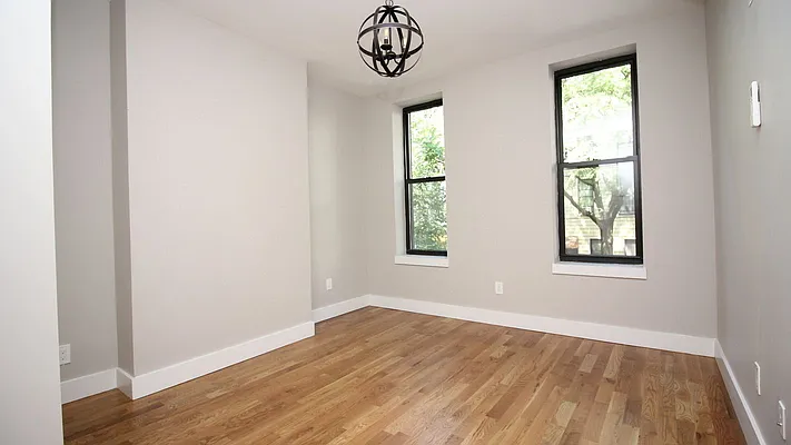 Rented by Metro Prop NY Corp | media 10