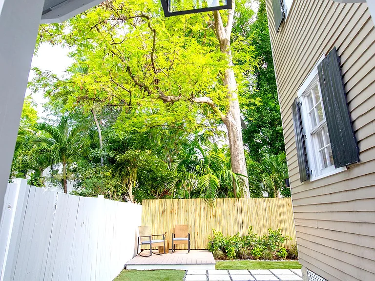 613 Fleming St — Photo 25