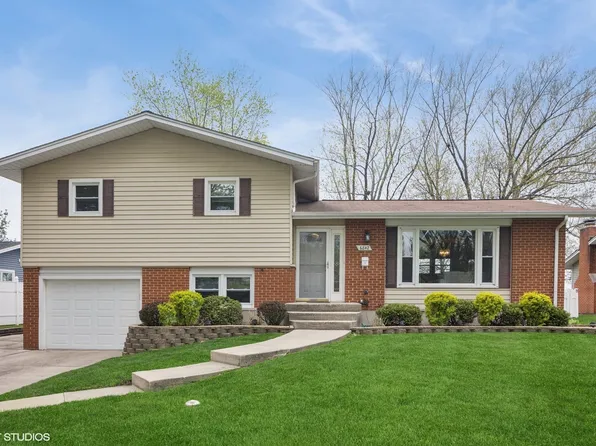 6842 Meadowcrest Dr, Downers Grove, IL 60516
