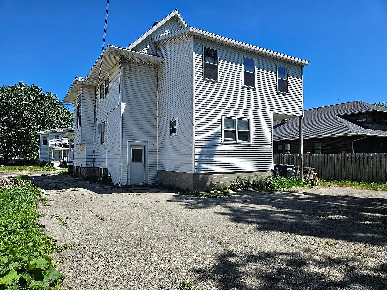 505 W Irving Ave — Photo 4