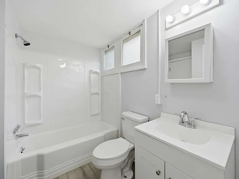 430R N Locust St — Photo 13