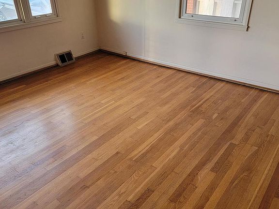 5th image of 10914 Woodhaven Dr