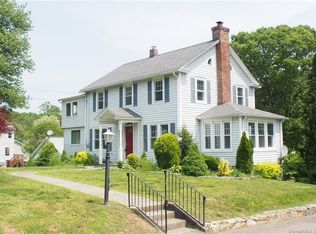 450 Shelton Rd, Trumbull, CT 06611