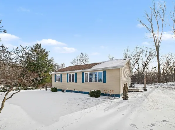 5165 Silverberry Dr, Mount Pleasant, MI 48858