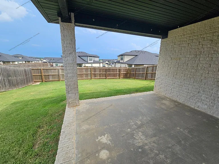 6615 Leightyn Ln — Photo 18