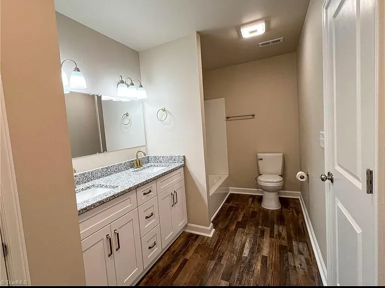 105 E Highfill Ave #105 — Photo 33