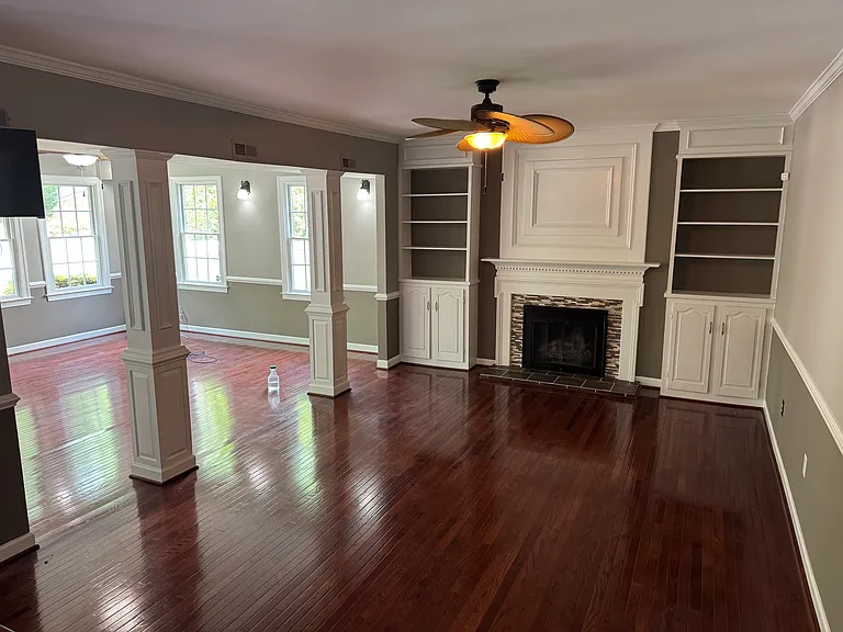 2304 Lakeshire Dr — Photo 5