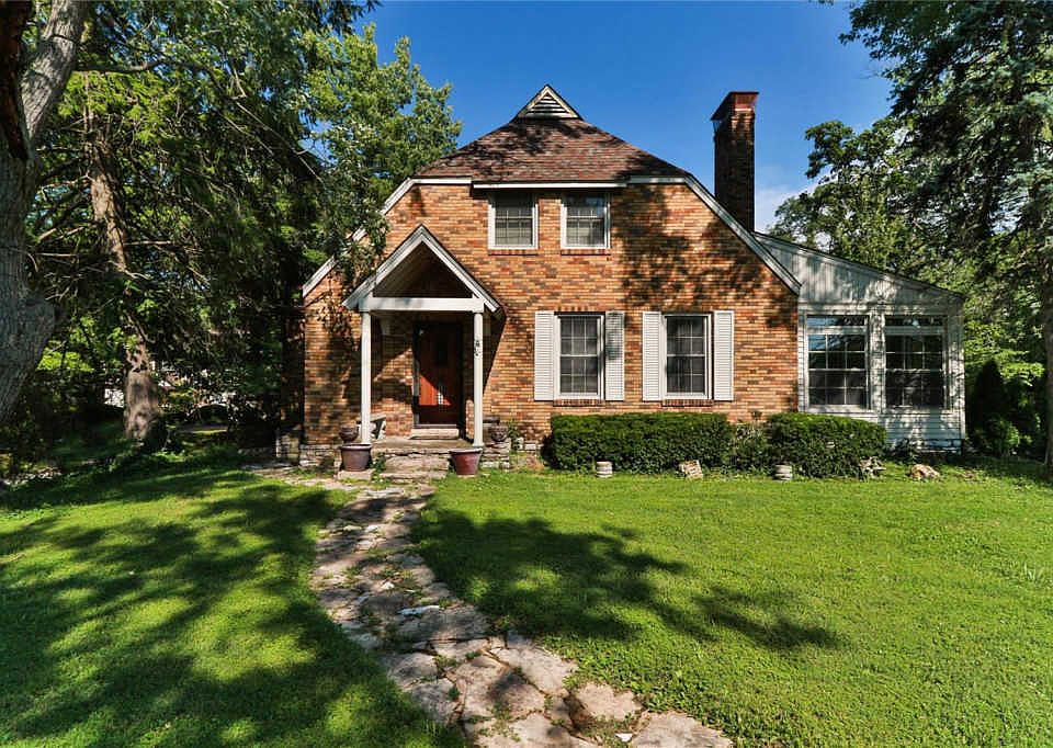 1st image of 1104 Forest Ave