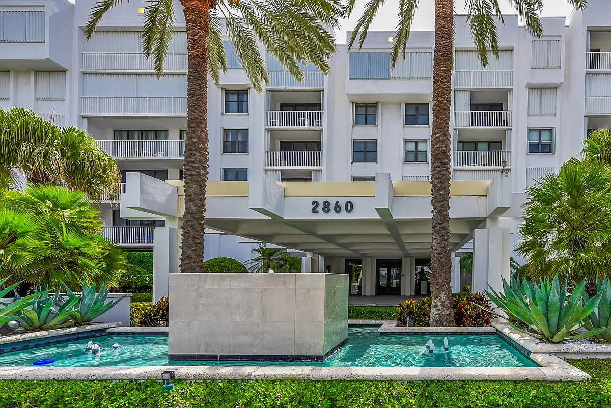 Photo 2 of 30 - 2860 S Ocean Blvd #311 - Palm Beach, FL Building Photo - 2860 S Ocean Blvd #311