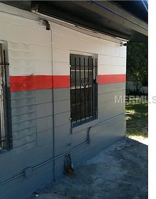 2nd image of 262 W Michael Gladden Blvd