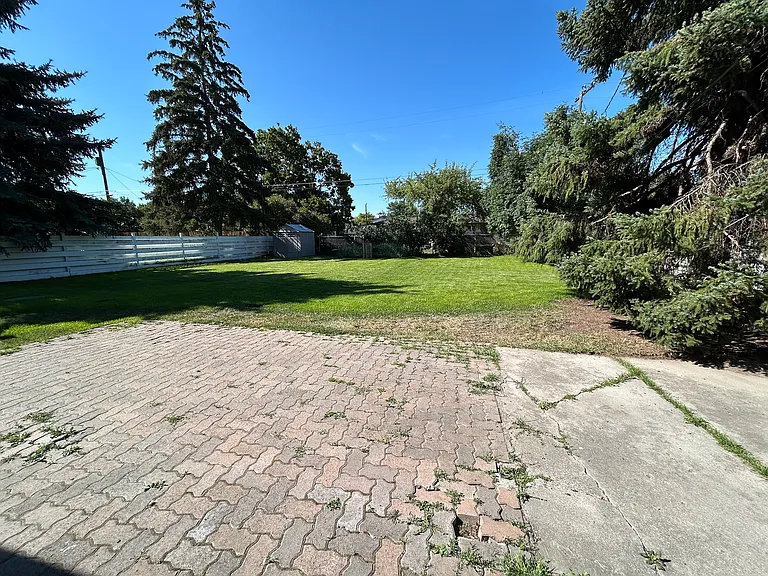 1816 Dixon Ave — Photo 19