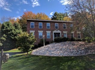 127 Valley Forge Dr, Cranberry Township, PA