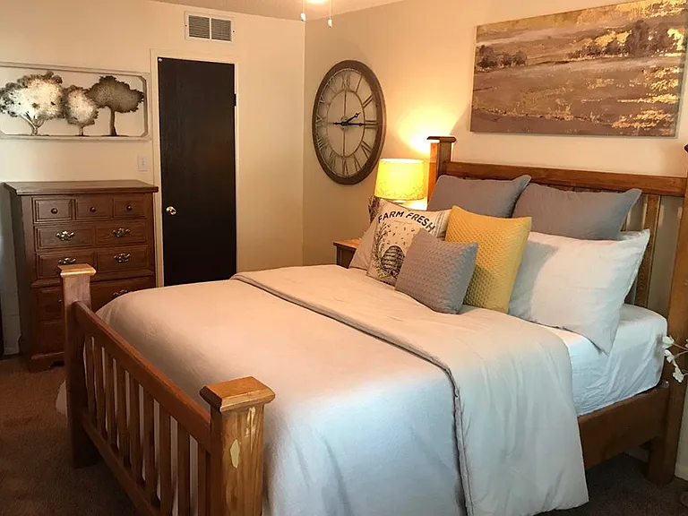 Sagebrush Cheyenne Apartments — Photo 5