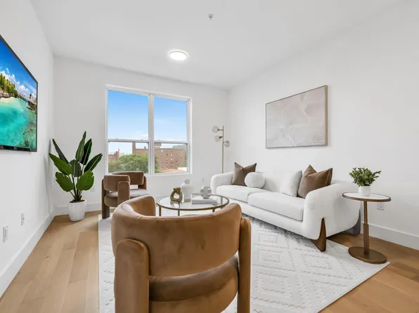 649 38th Street image 12 of 28