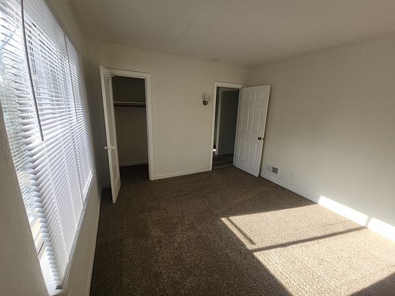 5th image of 2706 Oxford Ave #11279419