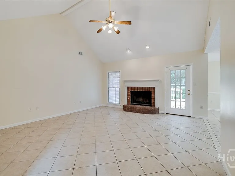 114 Red Bluff Cir — Photo 21