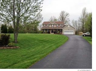 12 Glidden Cir, Hamlin, NY 14464