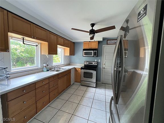 4th image of 253 S Cypress St