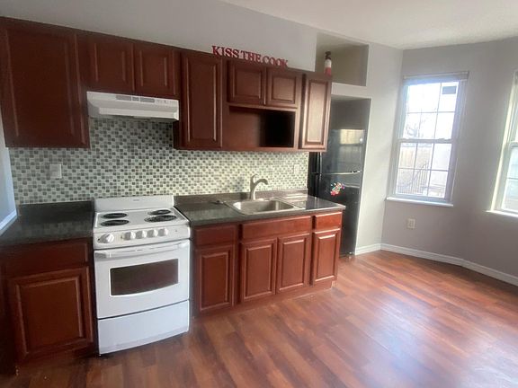 3rd image of 1101 W Lehigh Ave #5
