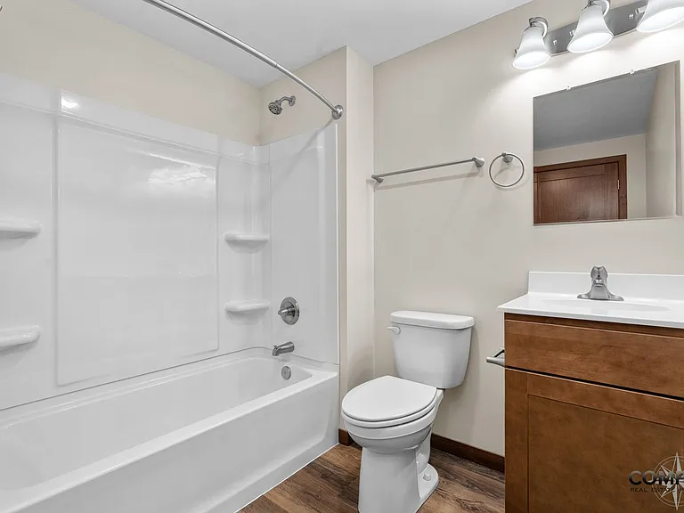 610 Gray St Apartments — Photo 15