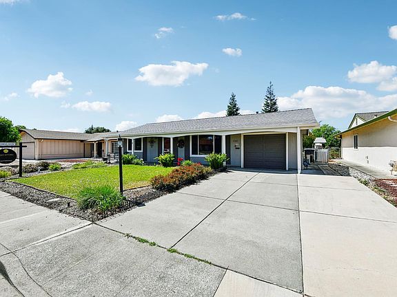 2nd image of 134 Lassen Circle