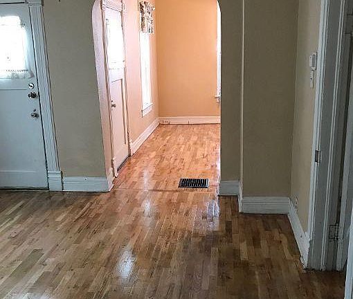 2nd image of 903 E Abriendo Ave