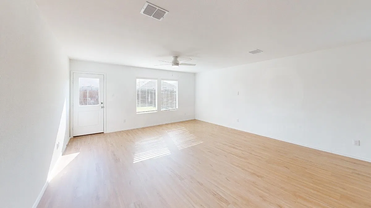 3 bed, 2.0 bath, 1481 sqft, $1,750 — Photo 4