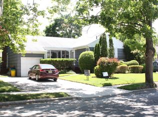 50 Pearl St, Valley Stream, NY 11581